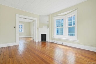 105 S Broadway in Nyack, NY - Building Photo - Building Photo