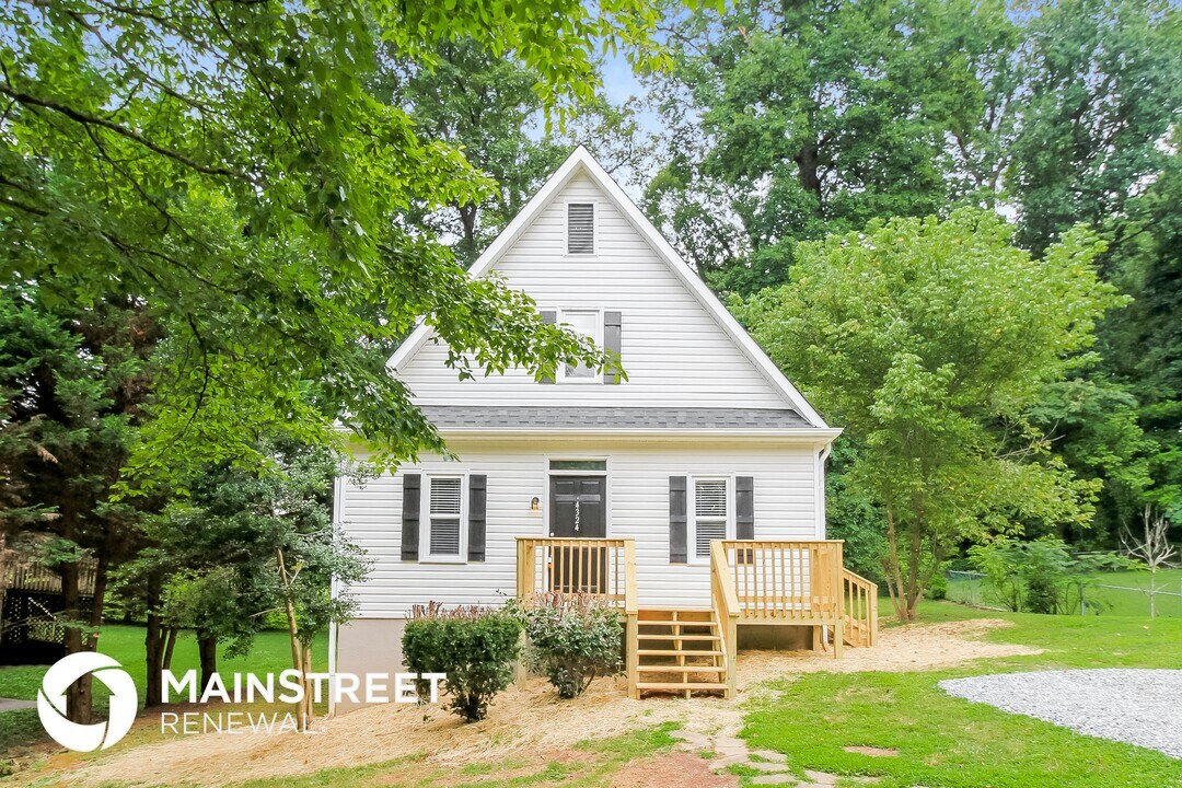4324 Walnut Hollow Dr in Winston-Salem, NC - Building Photo