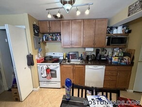 1 Colonial Dr in Arlington, MA - Building Photo - Building Photo