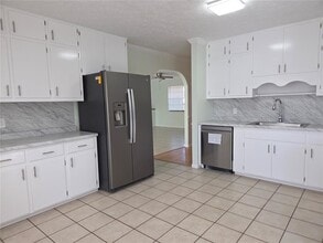17026 FL-54 in Lutz, FL - Building Photo - Building Photo