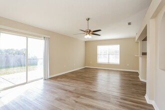 9236 Caracara Drive in Jacksonville, FL - Building Photo - Building Photo