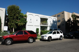 4415 Ventura Canyon Ave in Van Nuys, CA - Building Photo - Building Photo