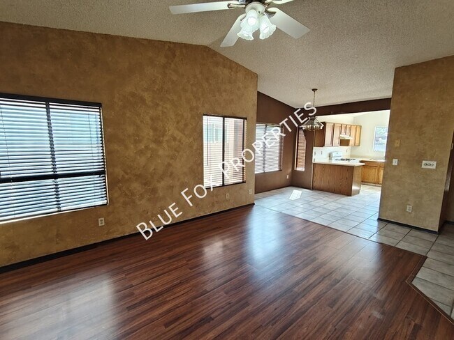 9073 N Tiger Eye Way in Tucson, AZ - Building Photo - Building Photo