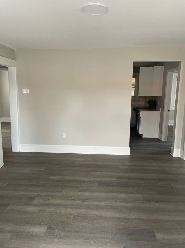 635 W Northwest Blvd in Winston-Salem, NC - Building Photo - Building Photo