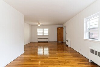 169 McAdoo Ave in Jersey City, NJ - Building Photo - Building Photo