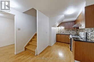1257 Ironwood Ct in Mississauga, ON - Building Photo - Building Photo