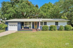 252 Bayview St S in Fairhope, AL - Building Photo