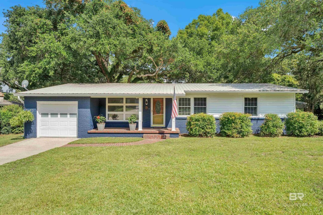 252 Bayview St S in Fairhope, AL - Building Photo