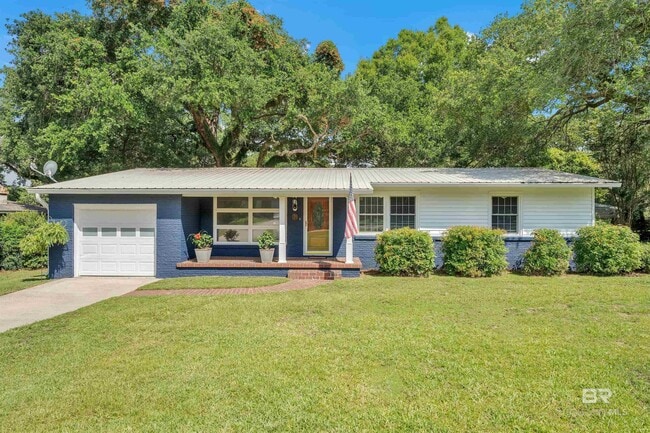 property at 252 Bayview St S