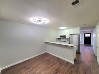 1410 Valleyridge Dr in Austin, TX - Building Photo - Building Photo