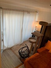 355 N Maple St, Unit 242 in Burbank, CA - Foto de edificio - Building Photo