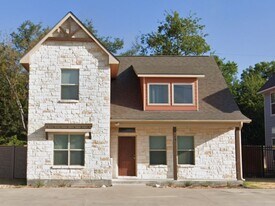 124 Waverly Dr in Bryan, TX - Building Photo