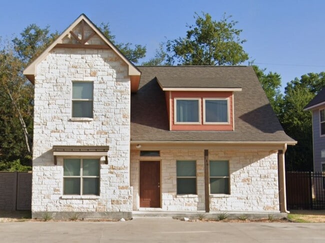 124 Waverly Dr