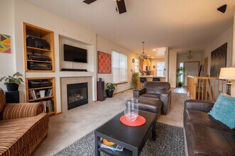 144 N Duquesne St in Aurora, CO - Foto de edificio - Building Photo