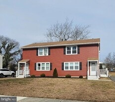 1020 Magnolia Rd in Vineland, NJ - Building Photo