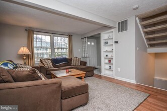27 Cross Country Ct in Gaithersburg, MD - Building Photo - Building Photo