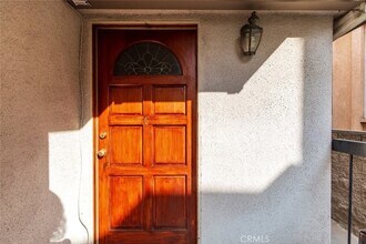 514 N Isabel St in Glendale, CA - Foto de edificio - Building Photo