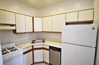 223 E Preston St photo'