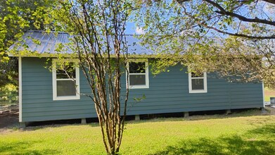 10040 LA-44 in Convent, LA - Foto de edificio - Building Photo