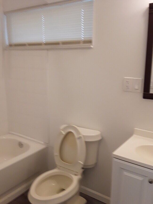 1760 NE 157th Ter in North Miami Beach, FL - Building Photo - Building Photo