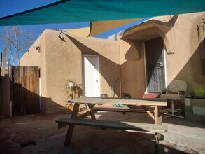 1204 Coal Ave SE in Albuquerque, NM - Foto de edificio - Building Photo
