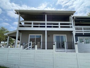 127 April Point Dr N in Montgomery, TX - Building Photo - Building Photo