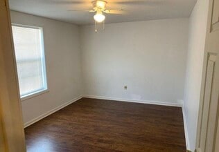 1003 School St, Unit B in Breaux Bridge, LA - Foto de edificio - Building Photo