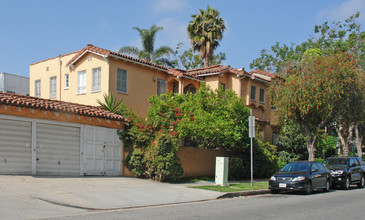 174 Swall Dr in Beverly Hills, CA - Building Photo - Building Photo