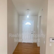 112 SE Independence Dr in Grants Pass, OR - Building Photo - Building Photo