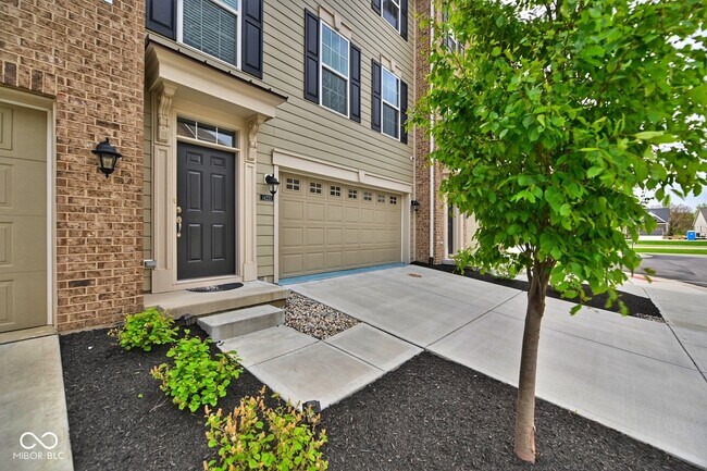 14233 Frostburg Dr in Carmel, IN - Building Photo - Building Photo