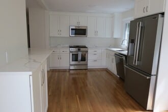 123 Low St in Newburyport, MA - Building Photo - Building Photo