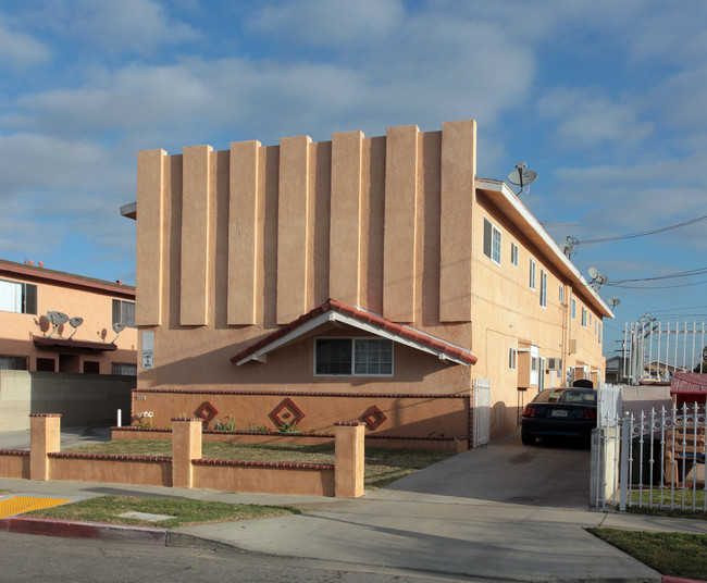 4715 Acacia St in Bell, CA - Foto de edificio - Building Photo