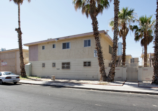 Montclair Apartments in Las Vegas, NV - Building Photo - Building Photo