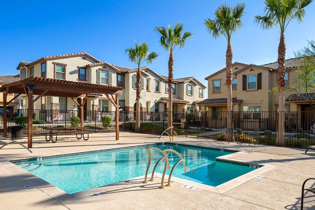 Casa Sole Vita Townhomes in Mesa, AZ - Foto de edificio