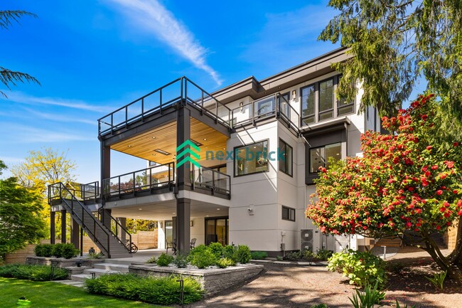 10617 NE 16th St in Bellevue, WA - Building Photo - Building Photo