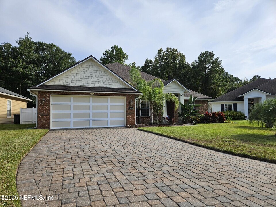 5061 Monroe Forest Dr in Jacksonville, FL - Building Photo