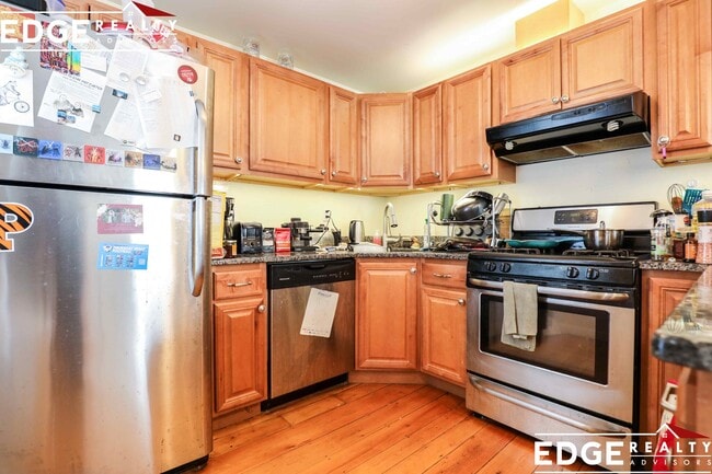 60 Cameron St, Unit 1 in Brookline, MA - Foto de edificio - Building Photo