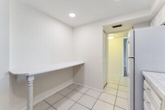 250 NW 67th St in Boca Raton, FL - Building Photo - Building Photo
