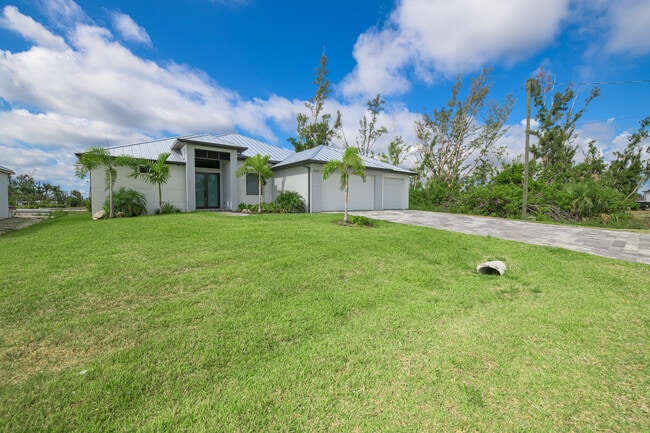 3432 SW 8th St in Cape Coral, FL - Building Photo - Building Photo