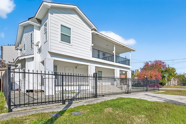 property at 2202 Hutchins St