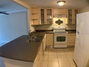 2740 Coconut Bay Ln in Sarasota, FL - Building Photo - Building Photo