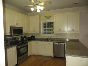 4501 Forest View Ct SW in Lilburn, GA - Building Photo - Building Photo