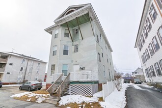 132 Dewey St in Worcester, MA - Foto de edificio - Building Photo