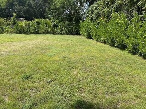 6345 SW 35th St in Miami, FL - Foto de edificio - Building Photo