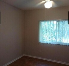360 Crestwood Blvd S, Unit 304 in Royal Palm Beach, FL - Building Photo - Building Photo
