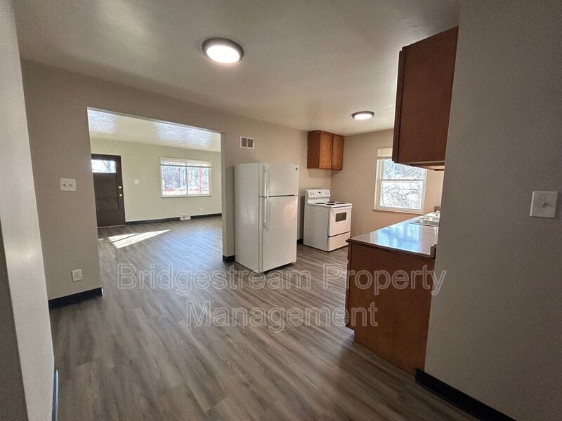 211 N Cherrywood Ave in Dayton, OH - Building Photo