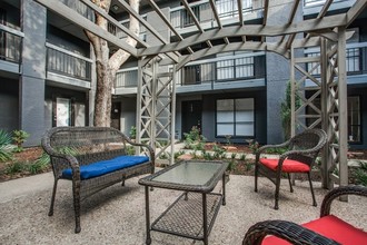 Birchtree Apartments in Dallas, TX - Building Photo - Building Photo