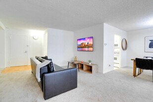 320 23rd St S in Arlington, VA - Building Photo