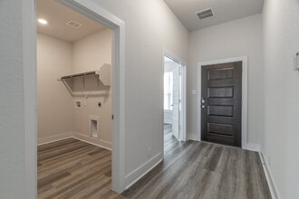 1913 Edelweiss Ave in New Braunfels, TX - Building Photo - Building Photo