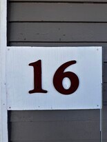 16 Hillside Ave in Boylston, MA - Building Photo